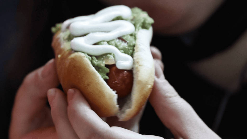 Cachorro quente chileno, curiosidade dos chilenos
