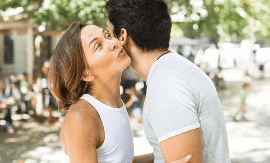 curiosidade dos chilenos, cumprimentar de beijo