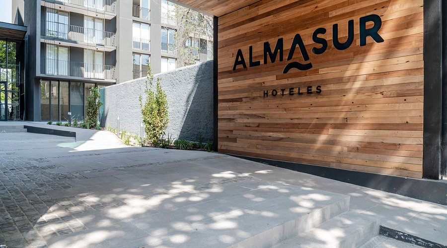 Hotel Almasur, um hotel onde hospedar em Santiago.
