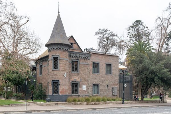 Castillo_Forestal,_Santiago_20230815